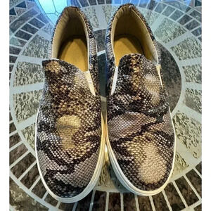 American Eagle Outfitters Flat Round Toe Women Shoes US Size 7 Snake Print